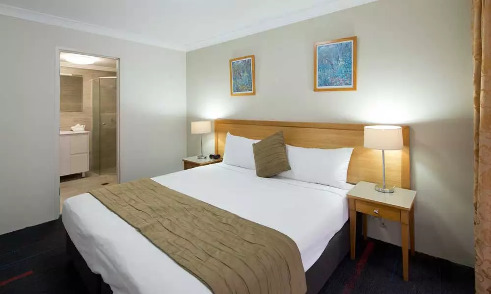 APX Hotels Apartments Parramatta affordable two bedroom ensuite apartment accommodation in Parramatta CBD Australia
