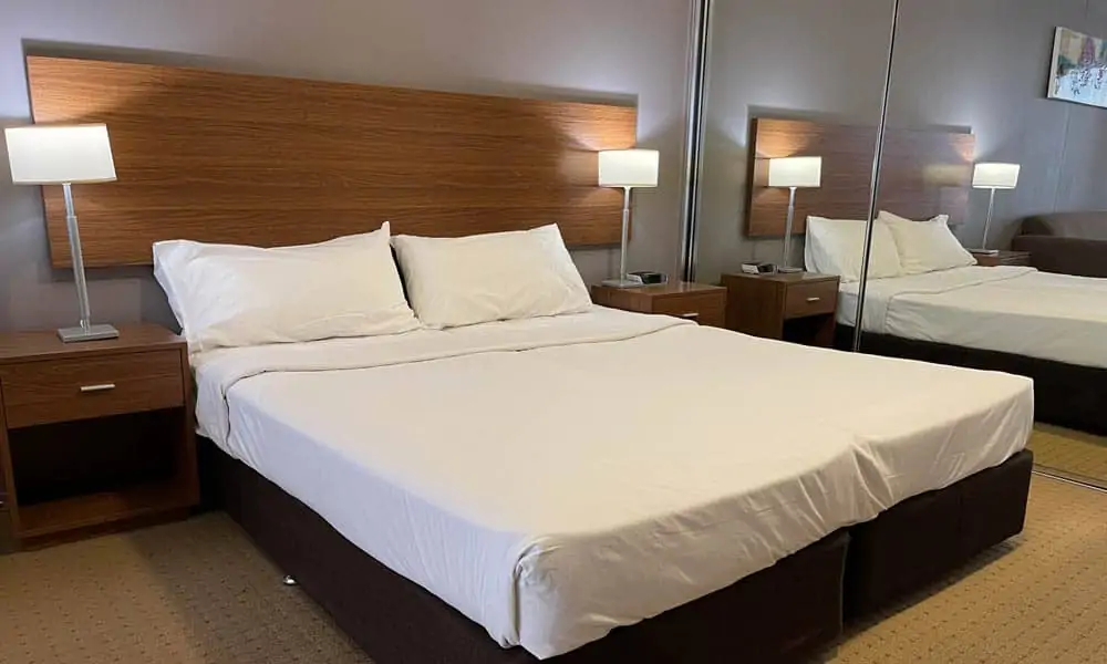 APX Darling Harbour clean spacious and comfortable bedroom in executive studio apartment accommodation in Sydney Australia