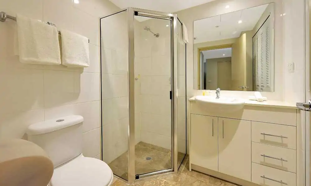 APX Darling Harbour comfortable one bedroom bathroom apartment in Sydney Australia