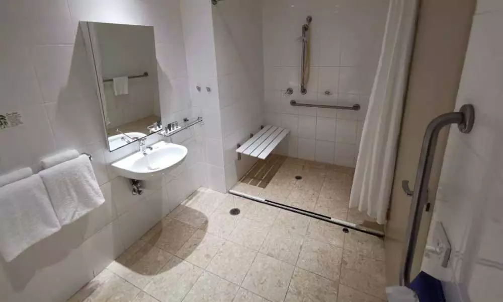 APX Darling Harbour spacious accessible bathroom apartment in Sydney CBD Australia