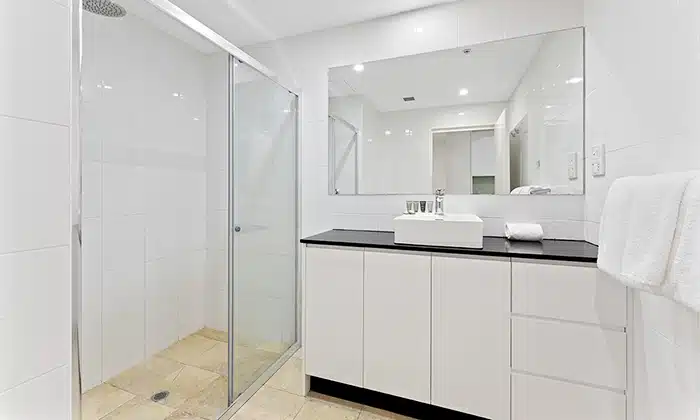 Bathroom Shower | Executive Studio Apartment | APX Darling Harbour | Sydney hotels