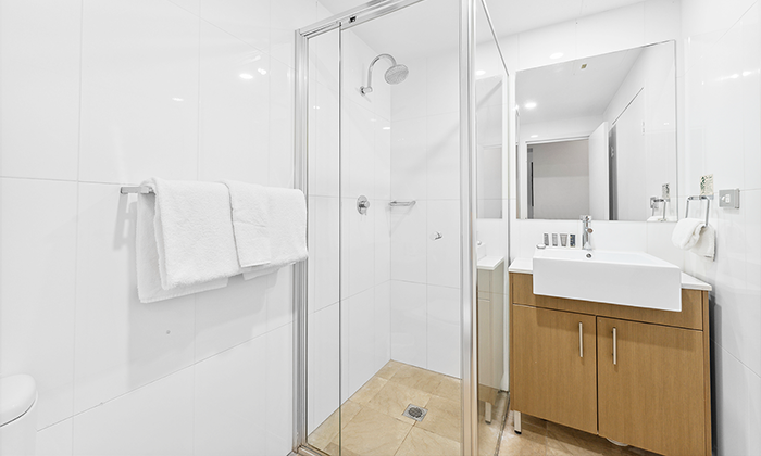 Shower | Bathroom | Sydney hotels | APX World Square